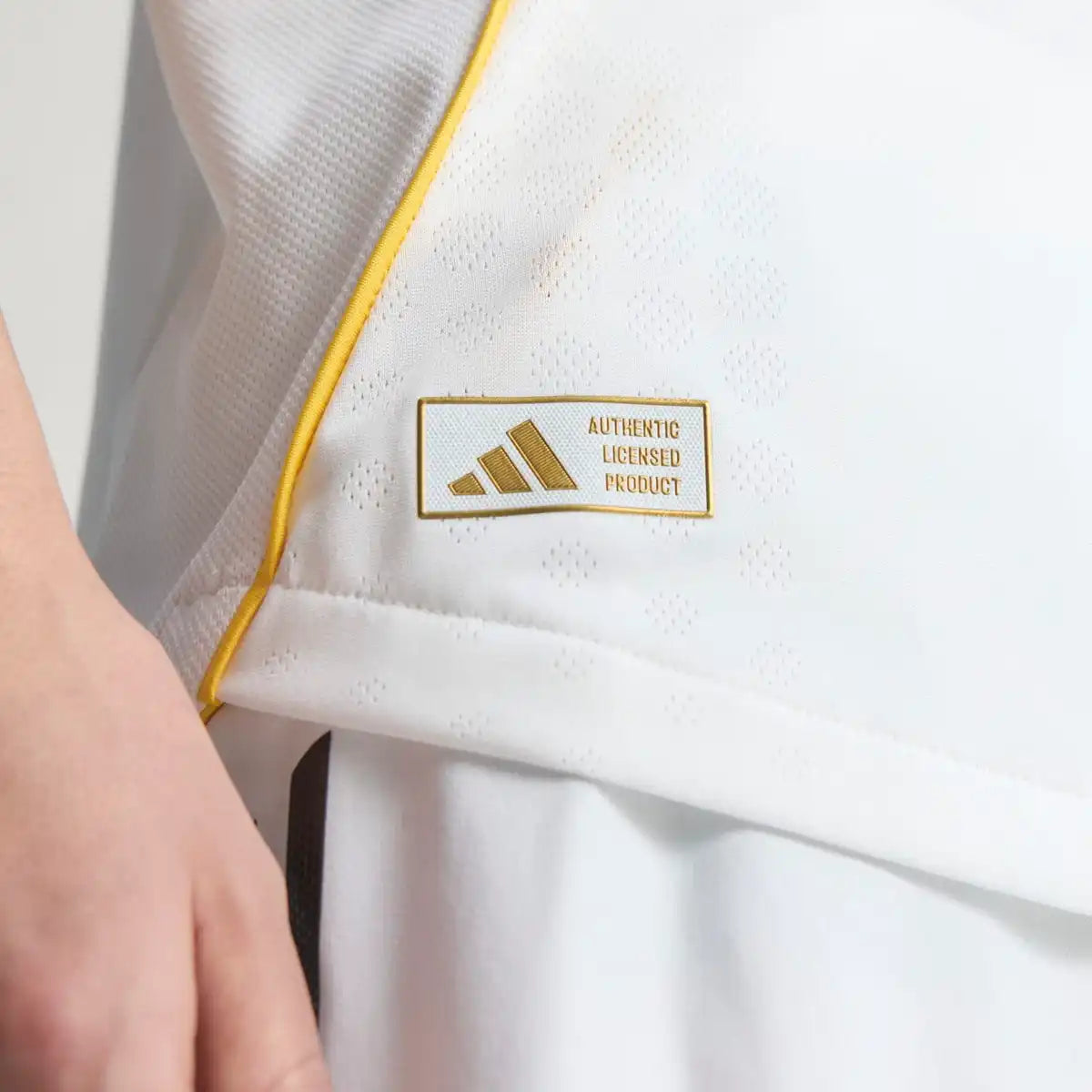 Real Madrid ENDRICK#9 Home Soccer Jersey 2025/26 topsoccerjerseys.com